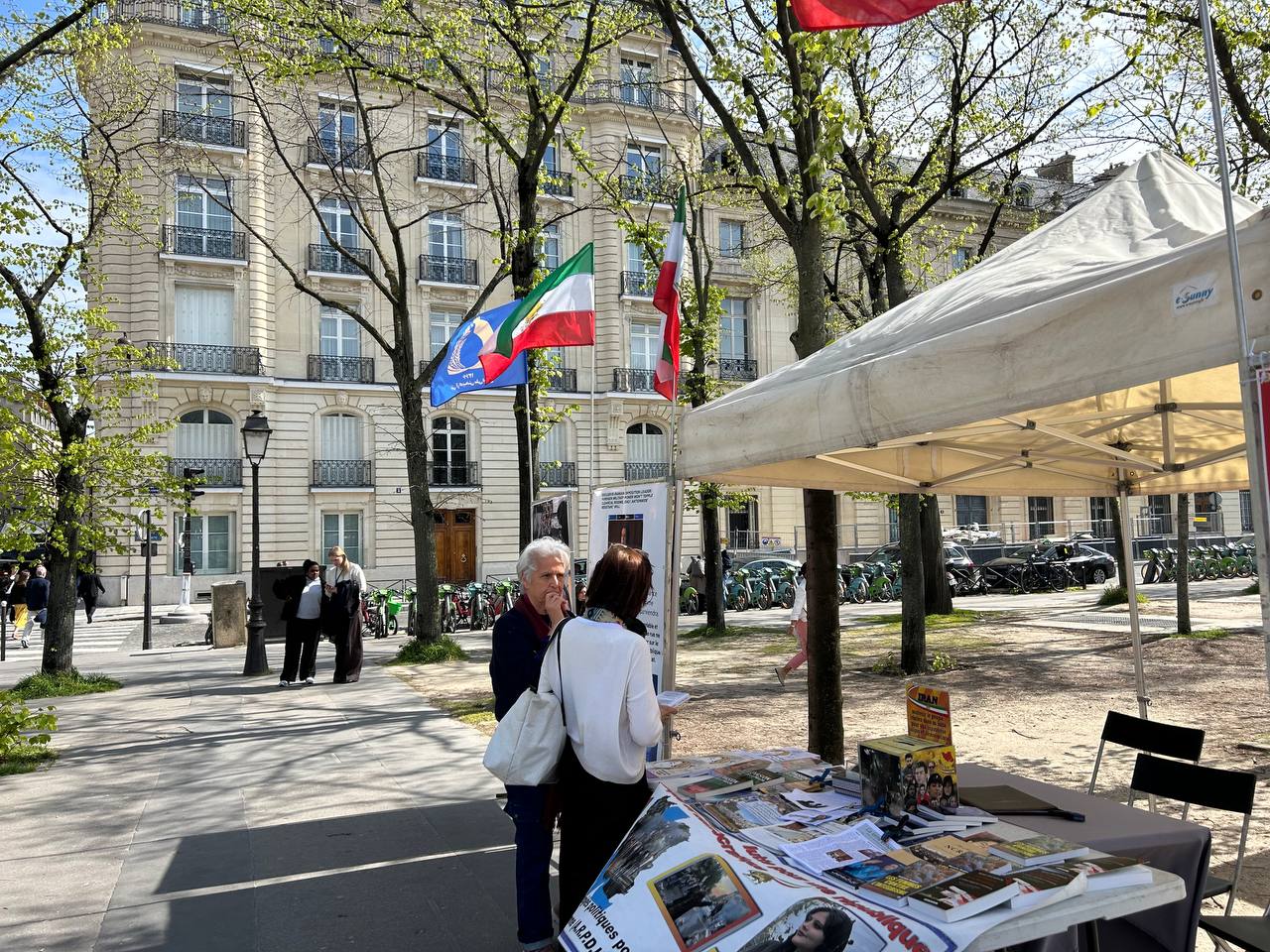 Stand ARPDH Paris Invalides